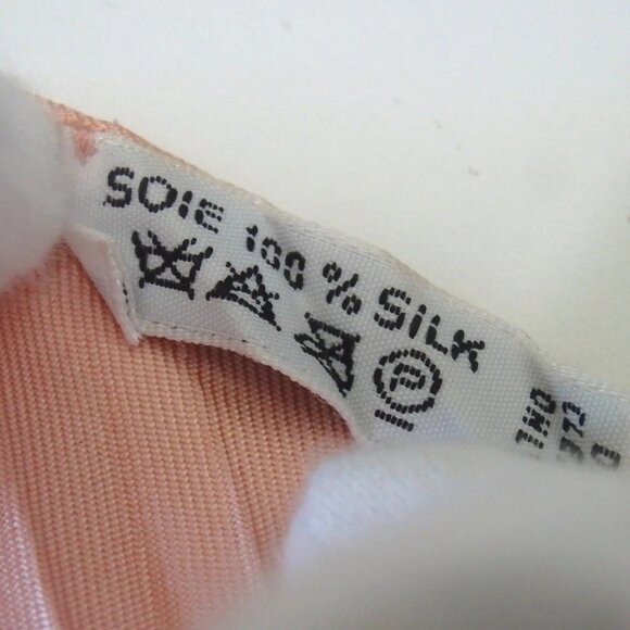 Authentic HERMES Pleated Carre90 LES CHEVAUX DES MOGHOLS scarf silk [Used] - Picture 10 of 10